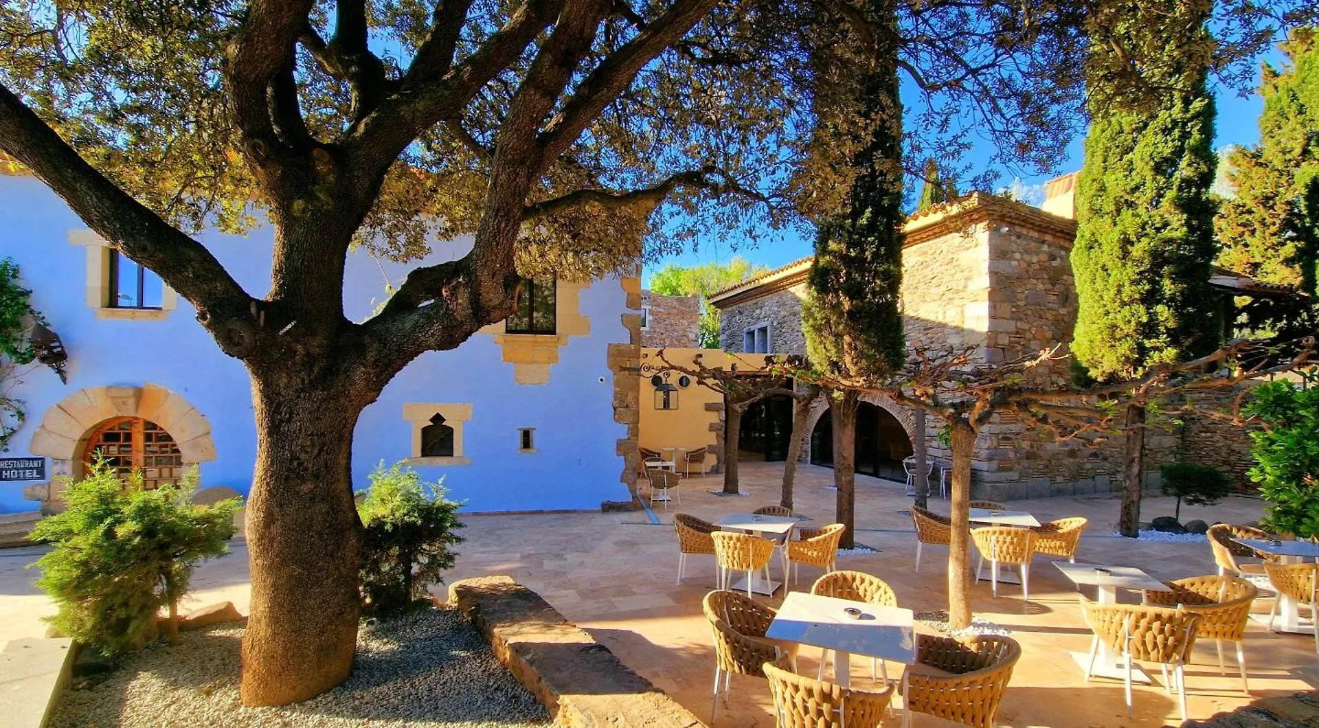 Boutique Hotel Comtal Empuries contacts